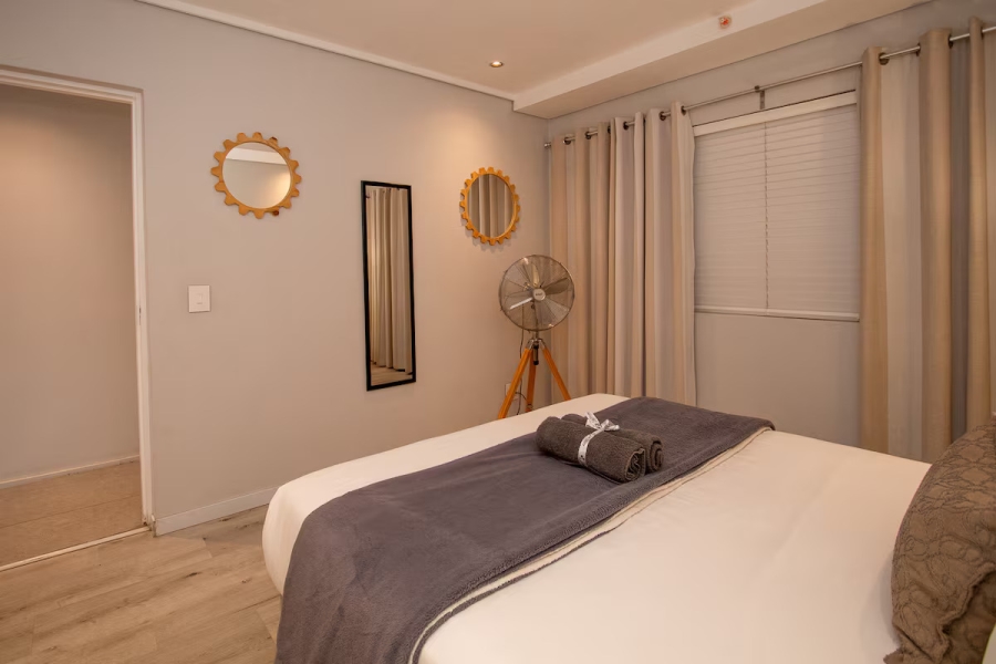 1 Bedroom Property for Sale in Sea Point Western Cape